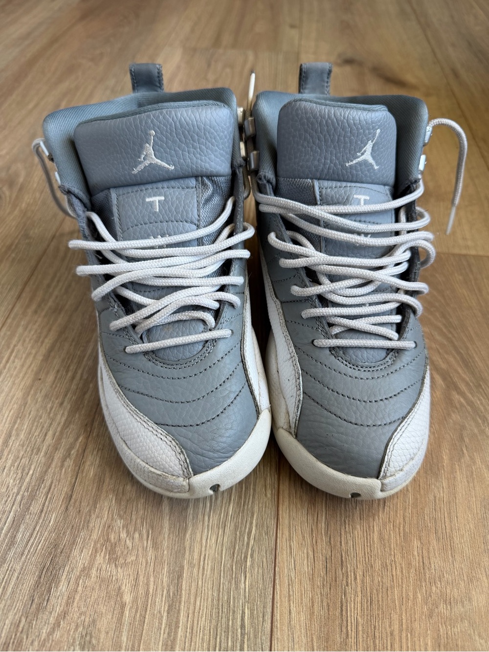 Air Jordan 12 Retro Jordan Kids Grey and White Jumpman Sneakers size 4y